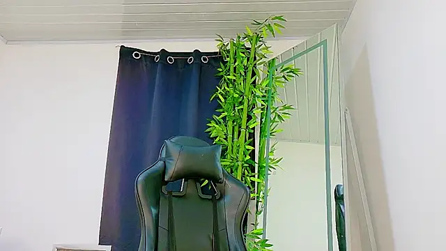 scarlet-jonesx online show from December 2025 11:28:02 PM