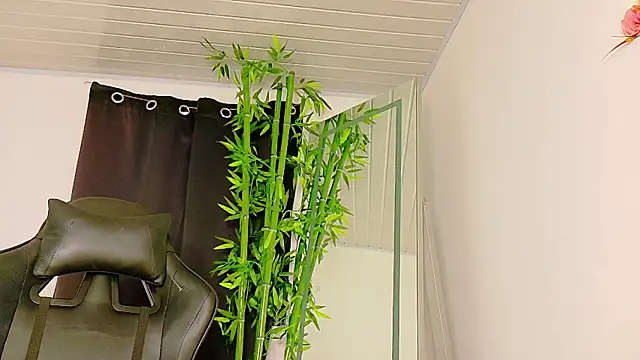 scarlet-jonesx online show from November 2025 10:32:01 PM