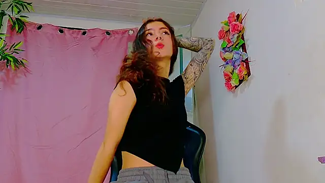 scarlet-jonesx online show from April 2026 05:47:02 AM