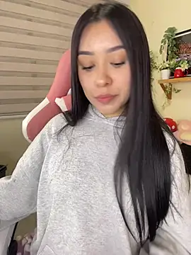 Starliee   online show from April 2026 12:38:01 AM