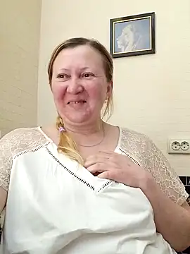 Snapshot of blondyaguar chatting on February 2025 05:09:02 PM blondyaguar online show from February 2025 05:09:02 PM