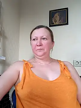 Snapshot of blondyaguar chatting on February 2025 11:01:02 AM blondyaguar online show from February 2025 11:01:02 AM