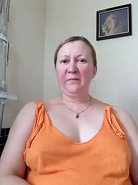 Snapshot of blondyaguar chatting on December 2024 11:44:01 AM blondyaguar online show from December 2024 11:44:01 AM