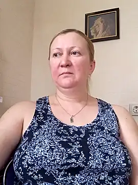 Snapshot of blondyaguar chatting on December 2024 10:17:01 AM blondyaguar online show from December 2024 10:17:01 AM