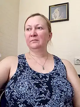 Snapshot of blondyaguar chatting on December 2024 01:06:01 PM blondyaguar online show from December 2024 01:06:01 PM