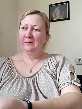 Snapshot of blondyaguar chatting on December 2024 11:18:01 AM blondyaguar online show from December 2024 11:18:01 AM