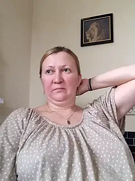 Snapshot of blondyaguar chatting on December 2024 11:44:02 AM blondyaguar online show from December 2024 11:44:02 AM