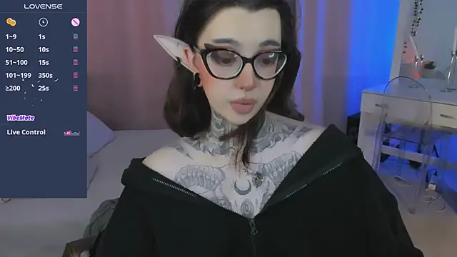 Snapshot of Dixi_Pixi_ chatting on April 2026 05:43:01 AM Dixi Pixi online show from April 2026 05:43:01 AM
