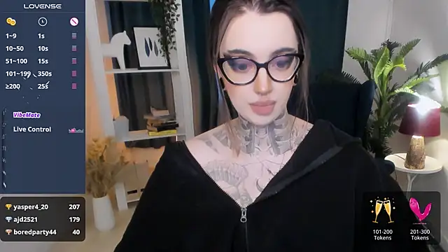 Snapshot of Dixi_Pixi_ chatting on May 2026 10:58:01 AM Dixi Pixi online show from May 2026 10:58:01 AM