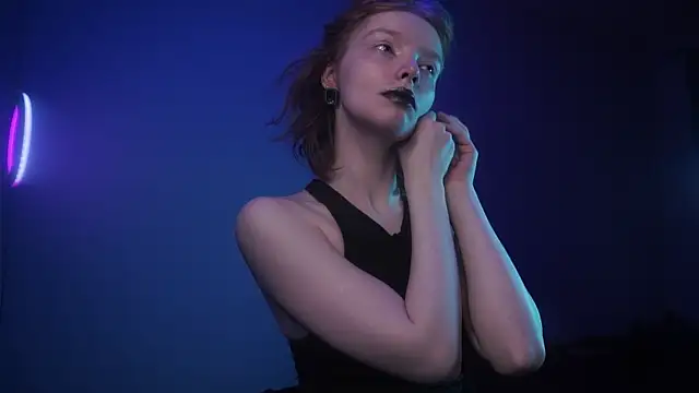 ginger hugs online show from October 2025 10:10:02 PM