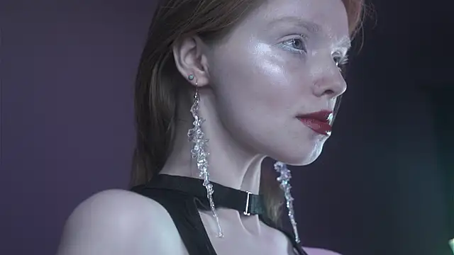 ginger hugs online show from December 2025 10:10:01 PM