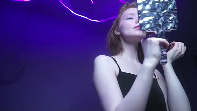 ginger hugs online show from September 2025 10:05:02 PM