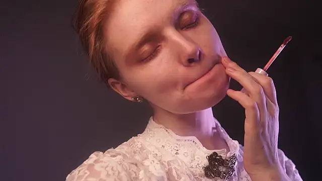 ginger hugs online show from October 2025 10:11:01 PM