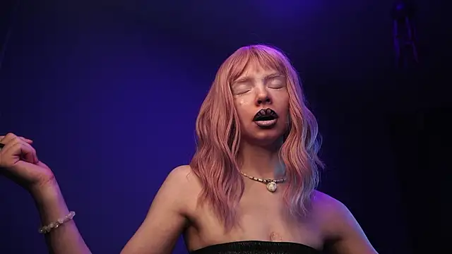 ginger hugs online show from March 2026 10:02:02 PM