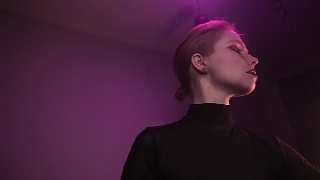 ginger hugs online show from January 2026 10:02:02 PM