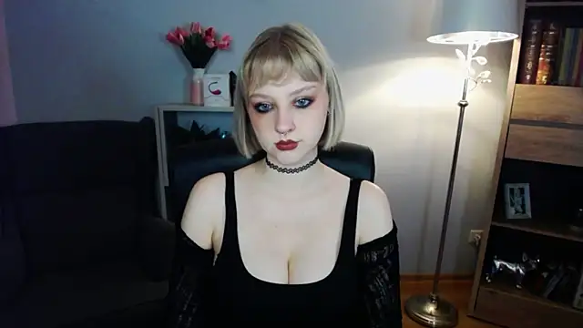 Snapshot of MadelineLust chatting on September 2025 01:29:01 PM MadelineLust online show from September 2025 01:29:01 PM