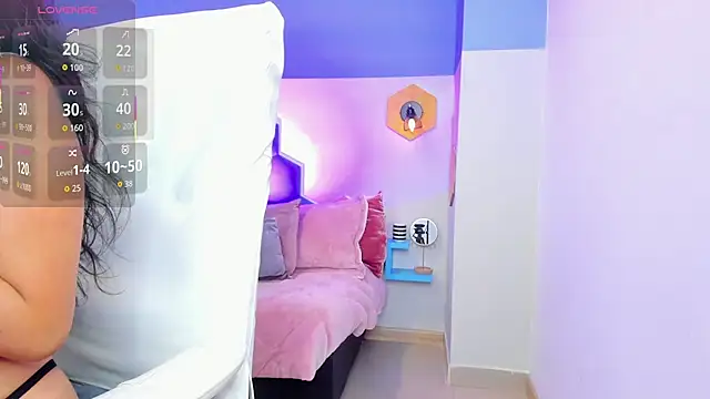 Chloe fischer  online show from September 2025 02:08:01 PM