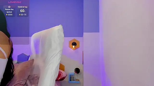 Chloe fischer  online show from March 2026 03:24:02 PM