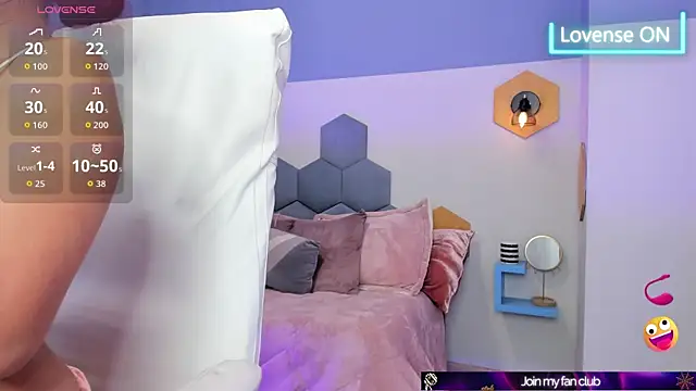 Chloe fischer  online show from October 2025 03:22:02 PM