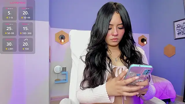 Chloe fischer  online show from February 2026 03:18:01 PM