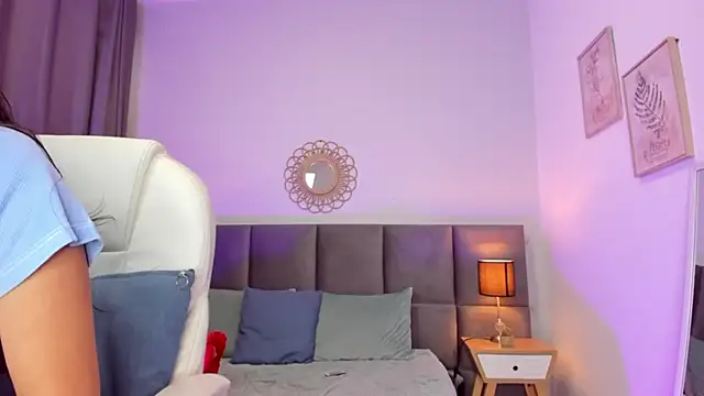 Chloe fischer  online show from February 2026 03:09:02 PM