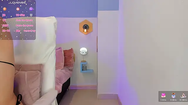 Chloe fischer  online show from March 2026 03:54:01 PM