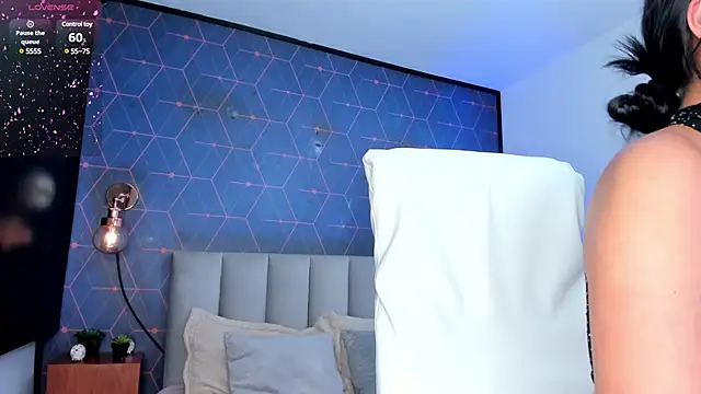 Chloe fischer  online show from January 2025 02:14:01 PM