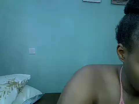 Snapshot of freaky_j_ chatting on February 2025 09:28:01 PM freaky j  online show from February 2025 09:28:01 PM