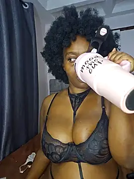 Snapshot of freaky_j_ chatting on October 2025 10:11:01 PM freaky j  online show from October 2025 10:11:01 PM