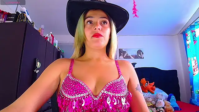 lacolombia   online show from June 2026 07:52:02 PM