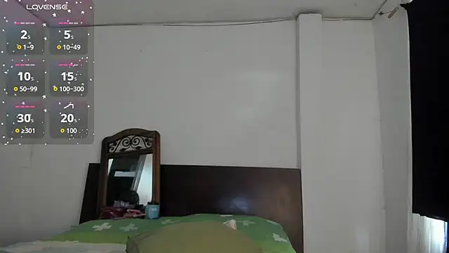 Snapshot of latinaStepmom chatting on December 2025 08:52:01 PM latinaStepmom online show from December 2025 08:52:01 PM