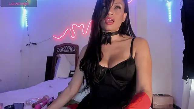 Snapshot of latinaStepmom chatting on July 2026 10:07:01 PM latinaStepmom online show from July 2026 10:07:01 PM