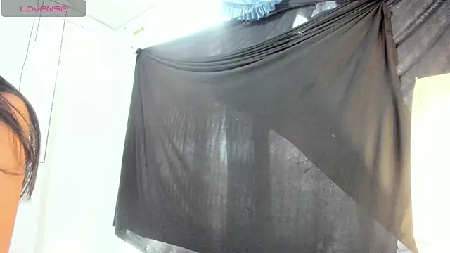 latinaStepmom online show from April 2026 08:53:02 PM