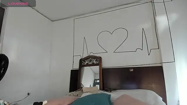 latinaStepmom online show from April 2026 10:48:02 PM