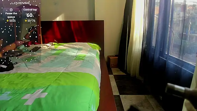 Snapshot of latinaStepmom chatting on October 2025 08:41:01 PM latinaStepmom online show from October 2025 08:41:01 PM