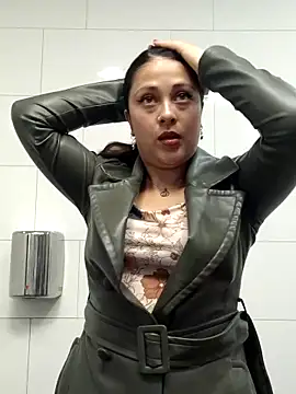 LisbethMoore  online show from April 2026 02:10:01 PM