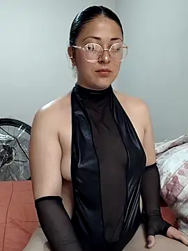 LisbethMoore  online show from December 2025 03:49:02 PM