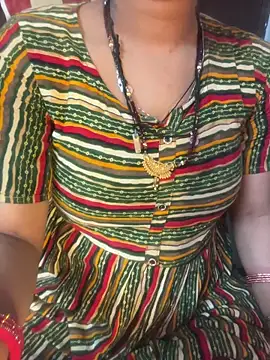 Snapshot of Spicy_sari_girl chatting on December 2025 03:39:02 PM Spicy sari girl online show from December 2025 03:39:02 PM