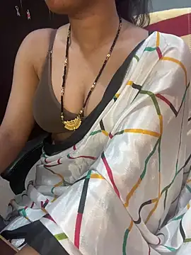 Snapshot of Spicy_sari_girl chatting on March 2025 12:01:02 PM Spicy sari girl online show from March 2025 12:01:02 PM