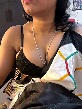 Snapshot of Spicy_sari_girl chatting on December 2024 07:27:02 AM Spicy sari girl online show from December 2024 07:27:02 AM