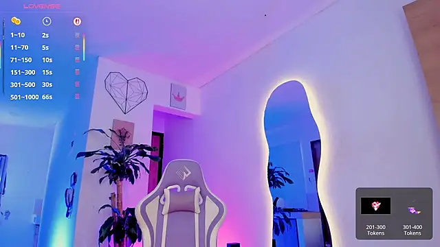 Snapshot of Pretty_Mariangel chatting on June 2026 04:02:02 PM Pretty Mariangel online show from June 2026 04:02:02 PM