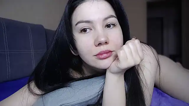 AlexaCruze online show from February 2025 08:01:01 PM