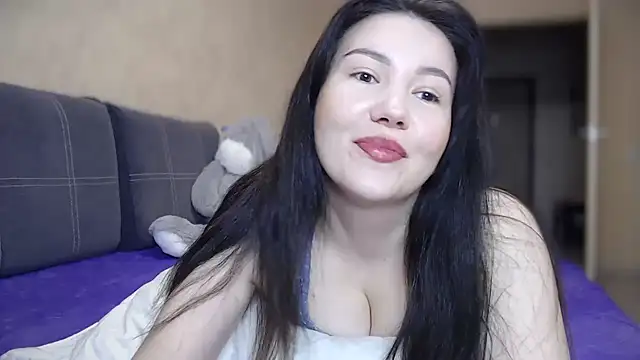 AlexaCruze online show from February 2025 07:37:02 PM