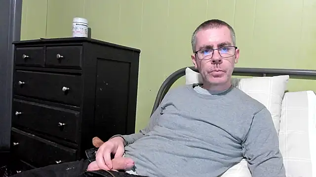 ImportantEquator0 online show from September 2025 06:03:01 PM