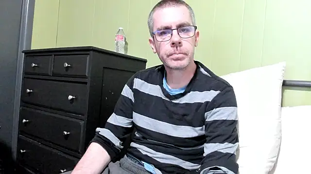 ImportantEquator0 online show from September 2025 08:27:02 PM