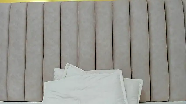 FreyaMoller online show from February 2026 07:02:01 PM