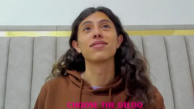 Snapshot of FreyaMoller chatting on November 2025 07:39:01 PM FreyaMoller online show from November 2025 07:39:01 PM