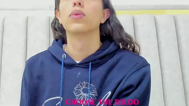 Snapshot of FreyaMoller chatting on November 2025 07:06:01 PM FreyaMoller online show from November 2025 07:06:01 PM