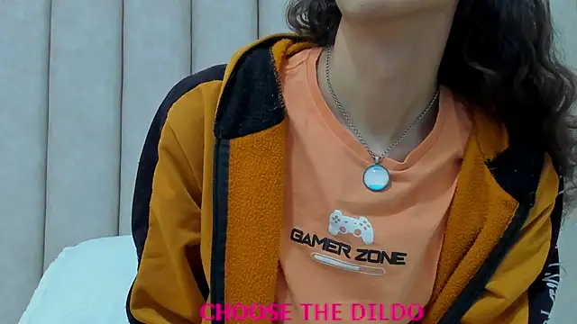 Snapshot of FreyaMoller chatting on October 2025 07:54:02 PM FreyaMoller online show from October 2025 07:54:02 PM