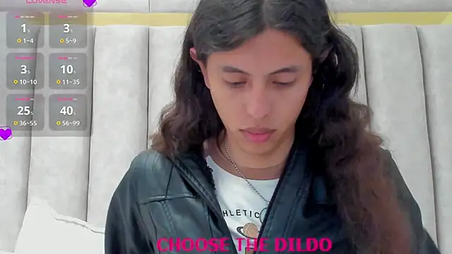 Snapshot of FreyaMoller chatting on November 2025 06:08:01 PM FreyaMoller online show from November 2025 06:08:01 PM